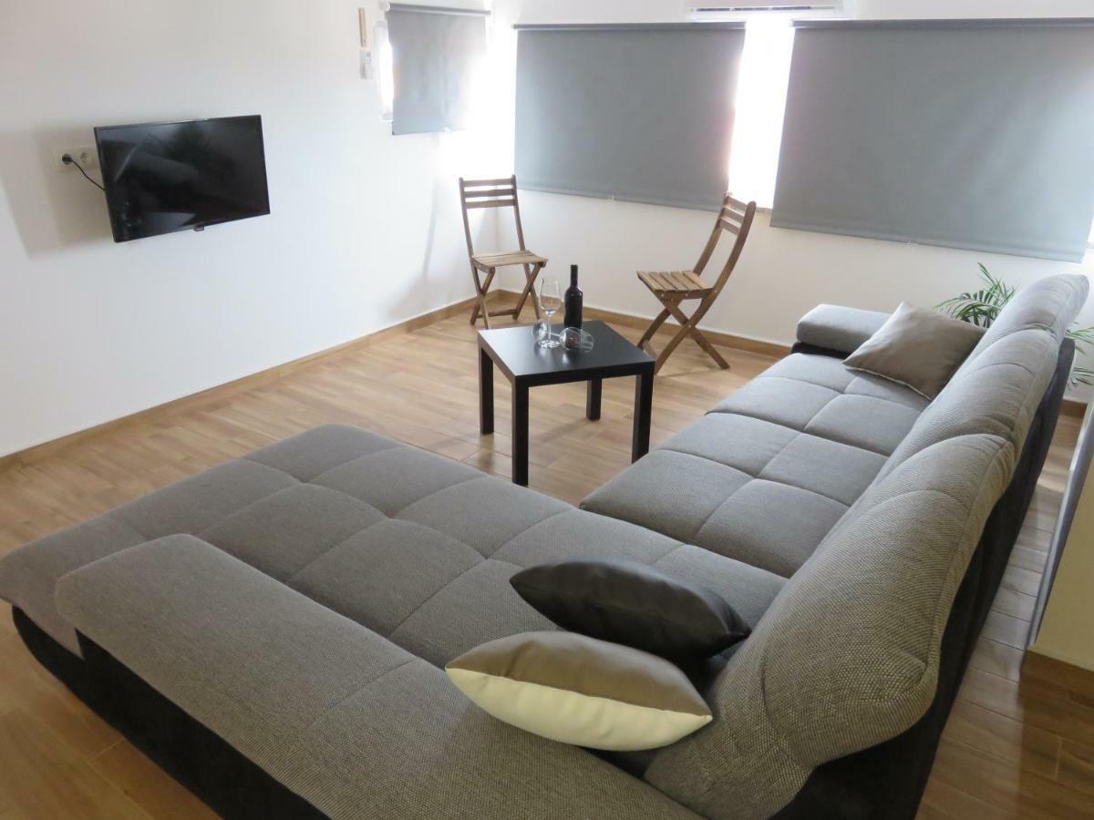 Apartments Casper ノヴィ・ヴィノドロスキー エクステリア 写真